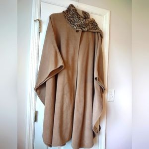 Preston & York Tan Poncho with Faux Fur Animal print trim. ALL Size/One Size